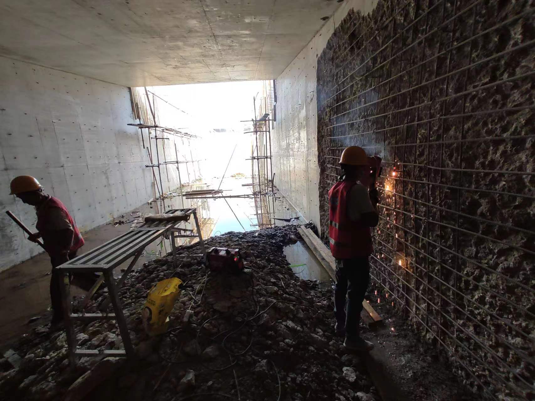 嵊州挖断承重墙导致楼体开裂，加固施工方案出炉